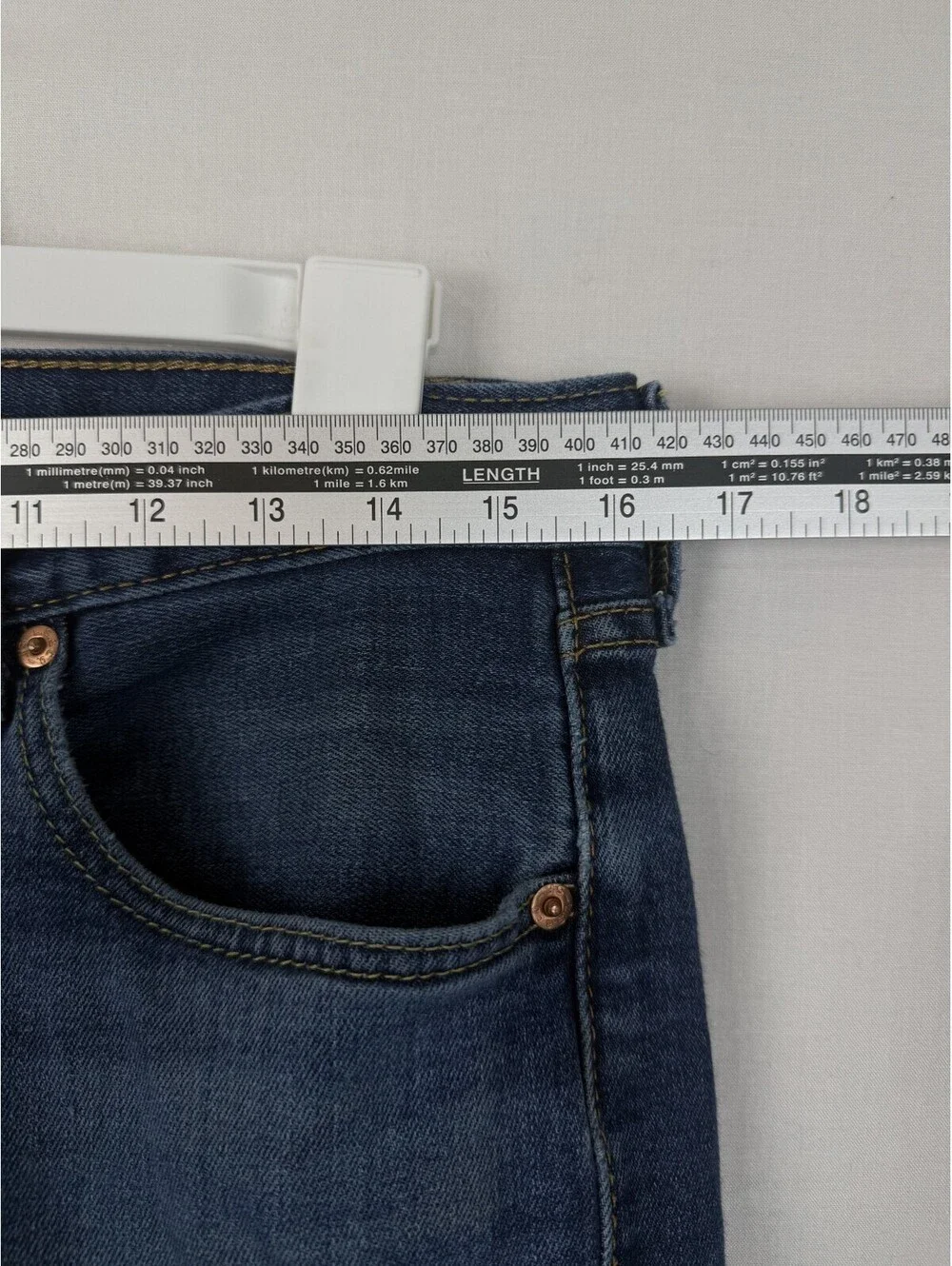 Levis 501 Jeans Mens 31x30 Blue Denim Button Fly Straight Leg Stretch Casual